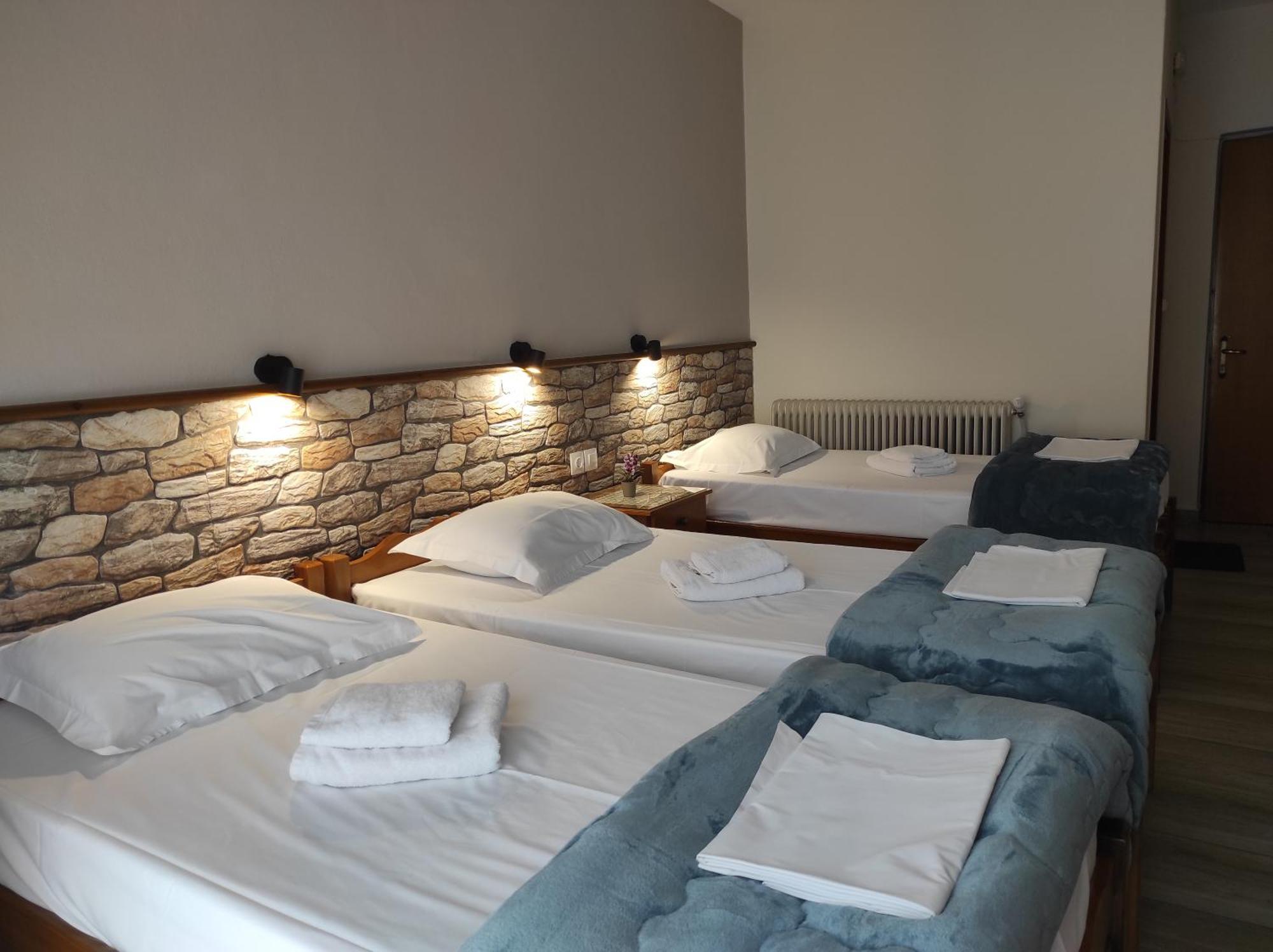 Ενοικιαζόμενα Δωμάτια Ενιπεύς- Rooms Enipeas Литокорон Екстериор снимка