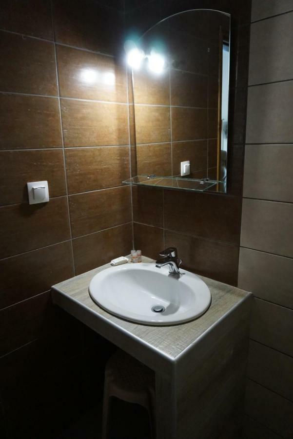 Ενοικιαζόμενα Δωμάτια Ενιπεύς- Rooms Enipeas Литокорон Екстериор снимка