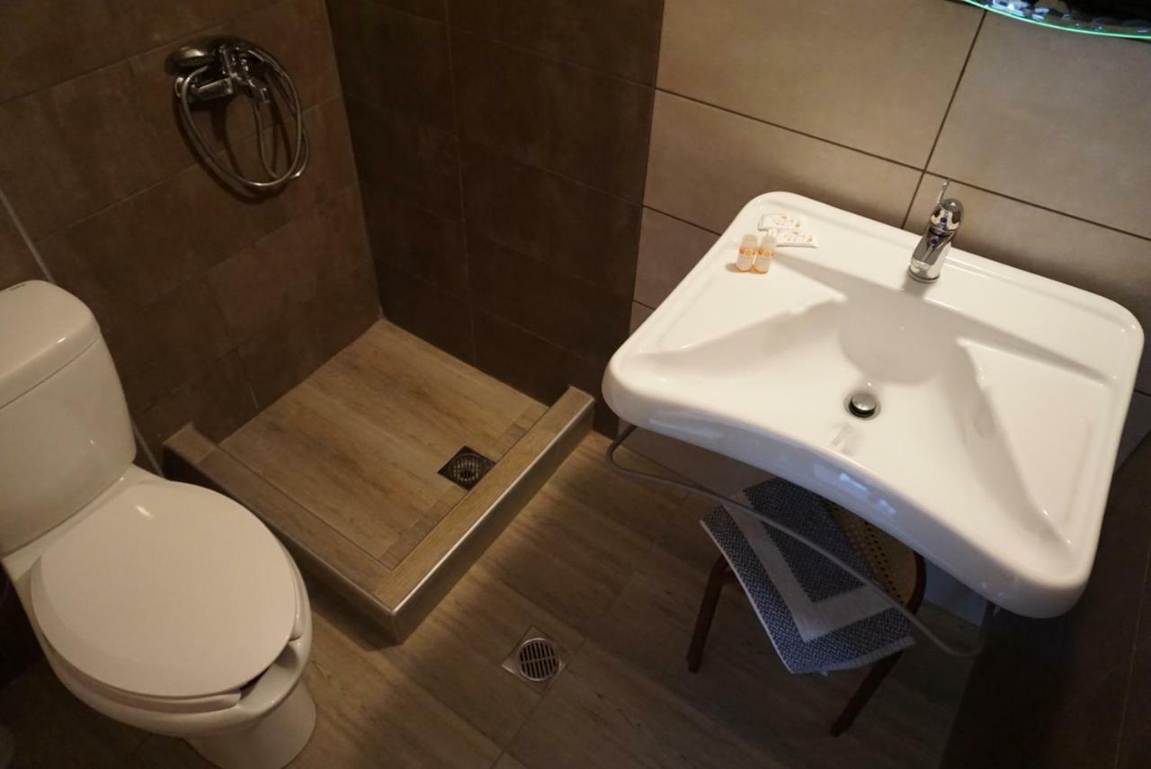 Ενοικιαζόμενα Δωμάτια Ενιπεύς- Rooms Enipeas Литокорон Екстериор снимка